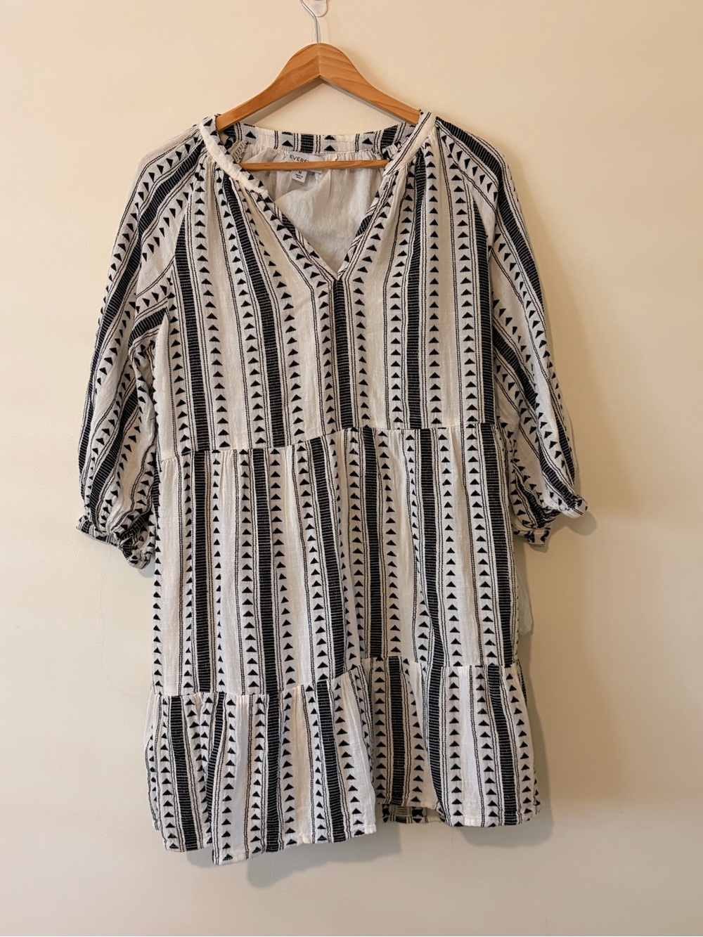 Evereve Stripe V-Neck Tiered Dress